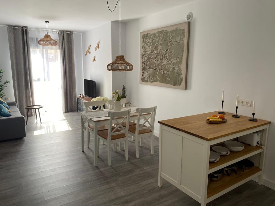 TV and multimedia, Kitchen or kitchenette, Living room, Dining area