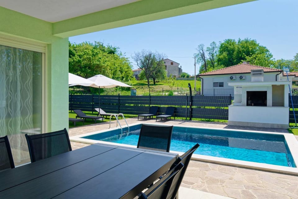 Pool view, Swimming pool