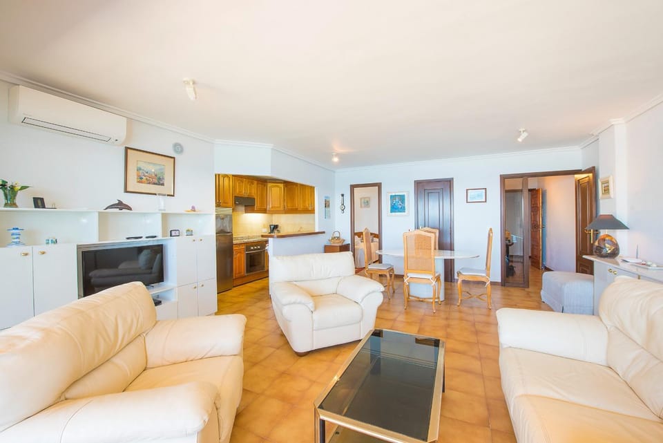 Communal lounge/ TV room, Living room