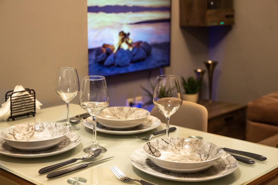 Luxury suite 10’ from the center Apartment in Athens