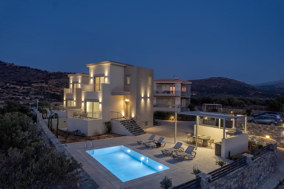 Property building, Facade/entrance, Night, Garden, Pool view, Swimming pool, sunbed