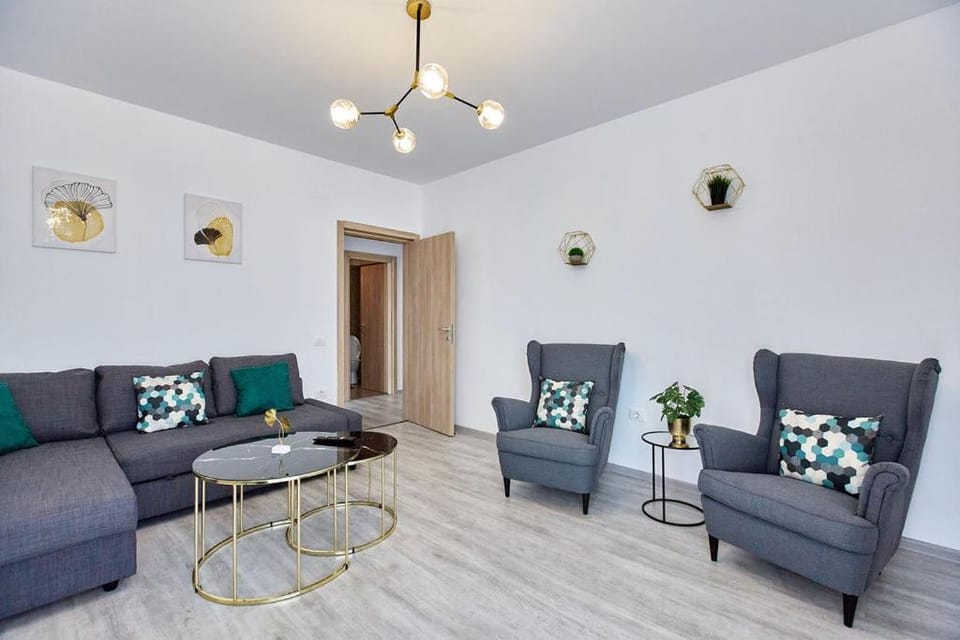 Communal lounge/ TV room, Living room, Seating area