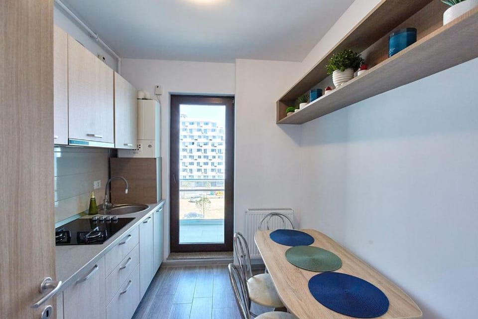 Kitchen or kitchenette, Dining area, minibar, stove, kitchen