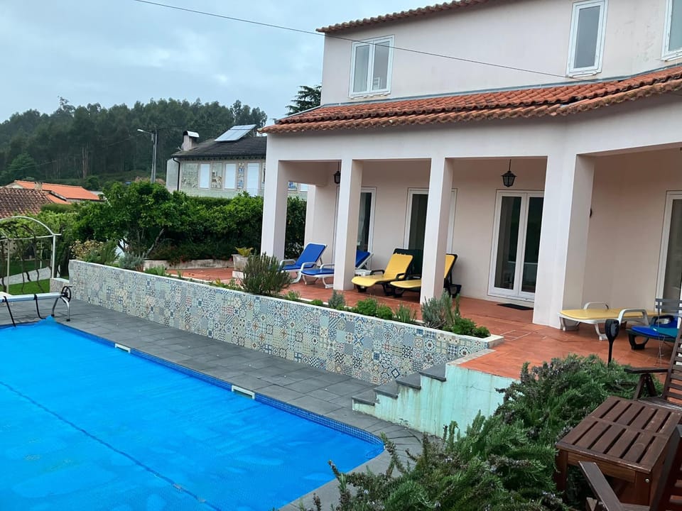 Property building, Patio, Garden, Garden view, Pool view, Swimming pool, sunbed