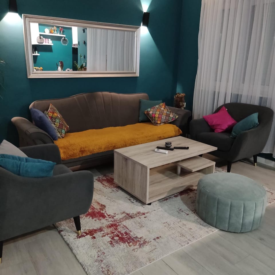Living room, Seating area