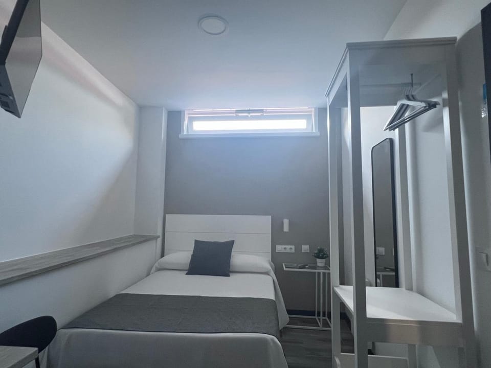 HOSTAL CASA JULIO - Auto Check-in Bed and Breakfast in Galicia