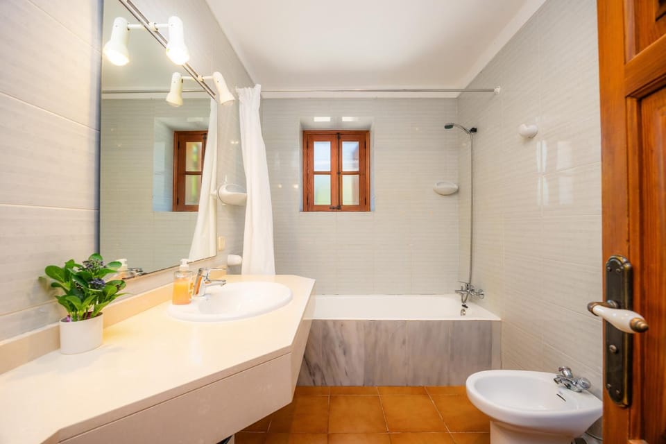 Bathroom, Living room