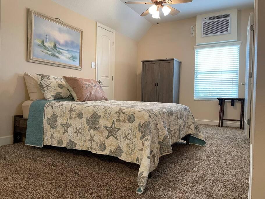 Adorable private 1-bedroom studio on mini-farm. Apartment in Lakeland