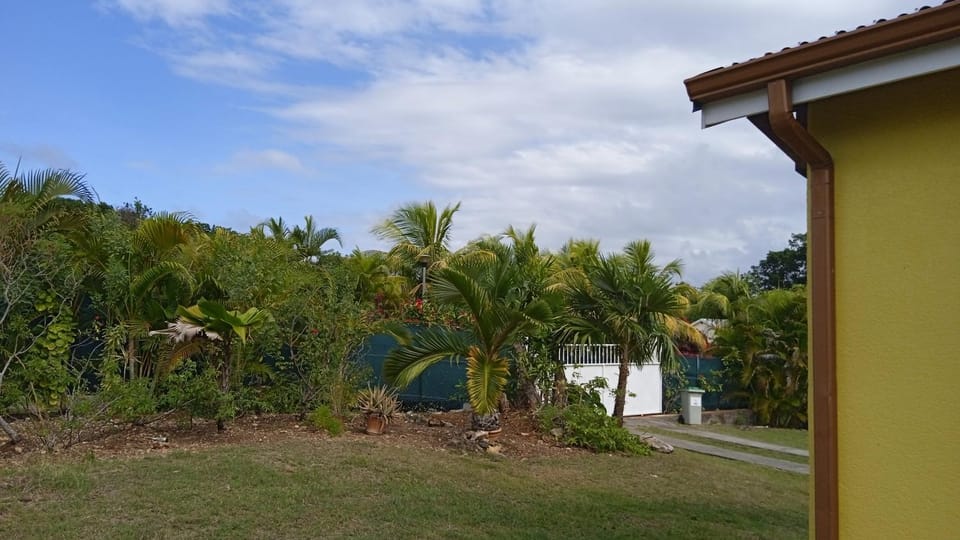 Facade/entrance, Garden