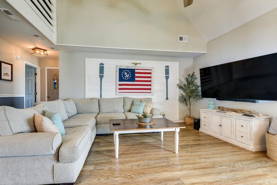 Gorgeous OIB Escape w/ Dock & Canal View! House in Ocean Isle Beach