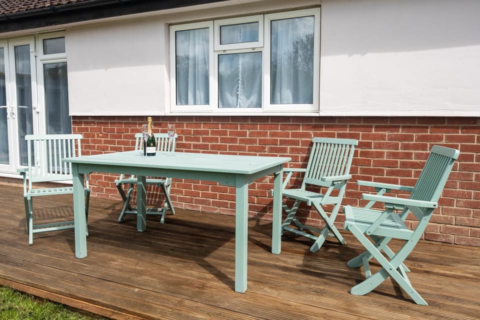 Patio, Day, Balcony/Terrace, Seating area, Dining area