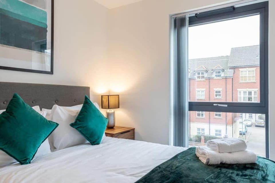 Photo of the whole room, Bedroom, towels