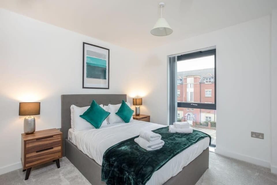 Bed, Photo of the whole room, Bedroom, towels