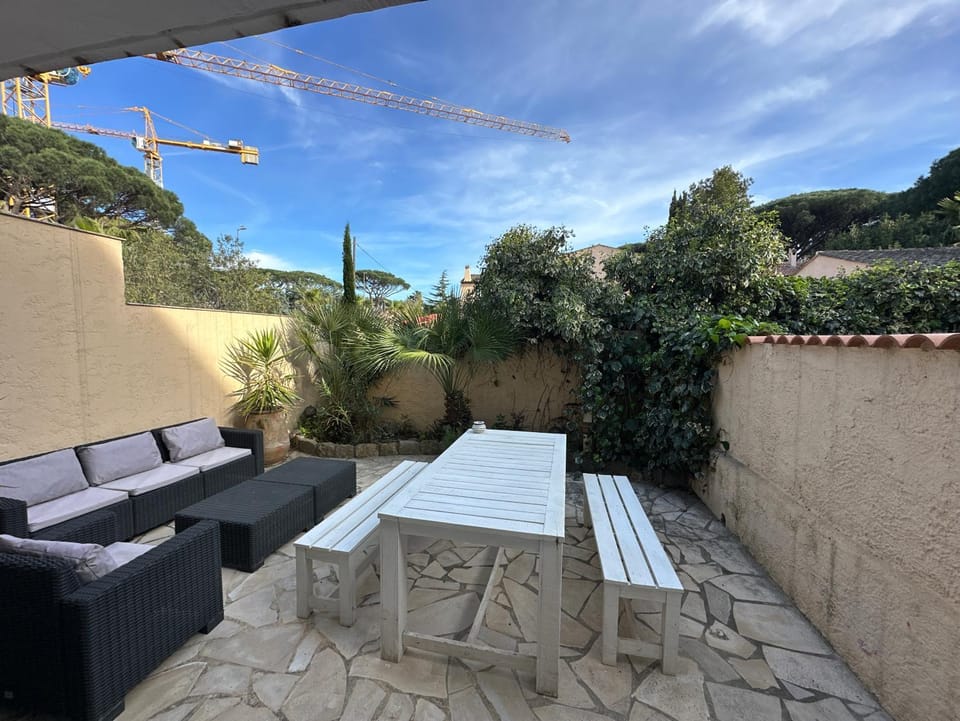 Superbe Emplacement , terrasse et parking! Apartment in Saint-Tropez