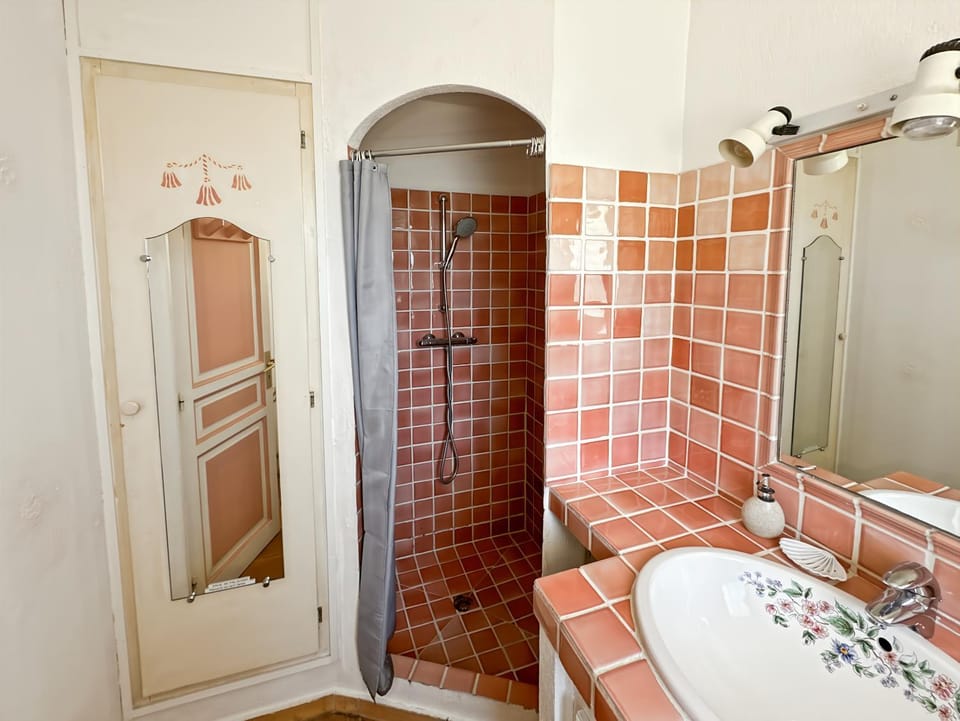 Superbe Emplacement , terrasse et parking! Apartment in Saint-Tropez