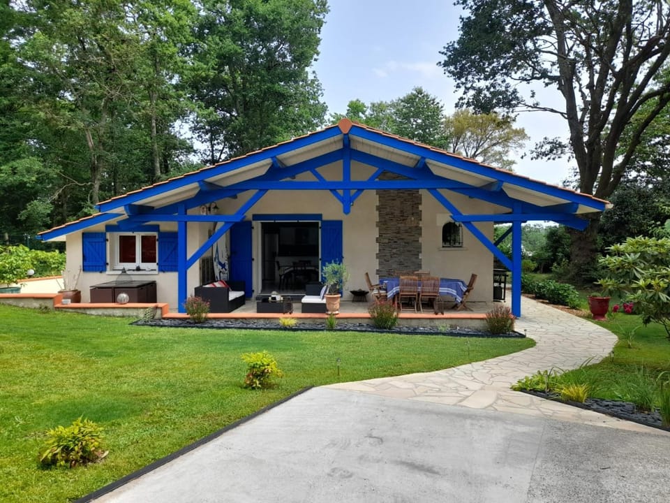 Property building, Internal: Not applicable to any particular room