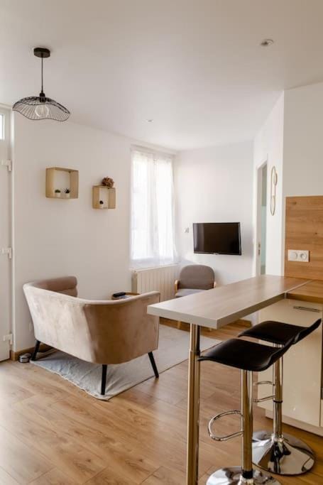 Maison tourangelle chic & cosy avec cour House in Tours