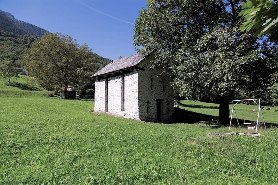 RUSTICO Orabino & SAUNA Chalet in Canton of Ticino