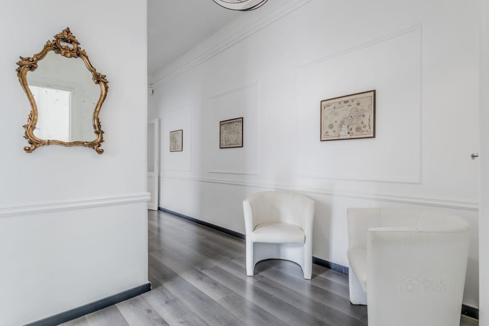 Decorative detail, Seating area