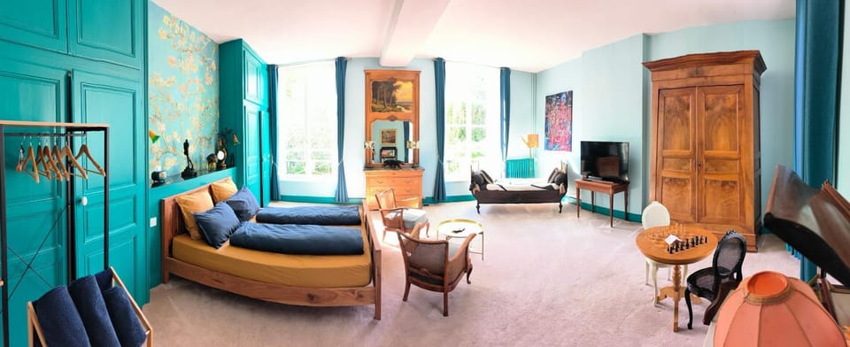 Photo of the whole room