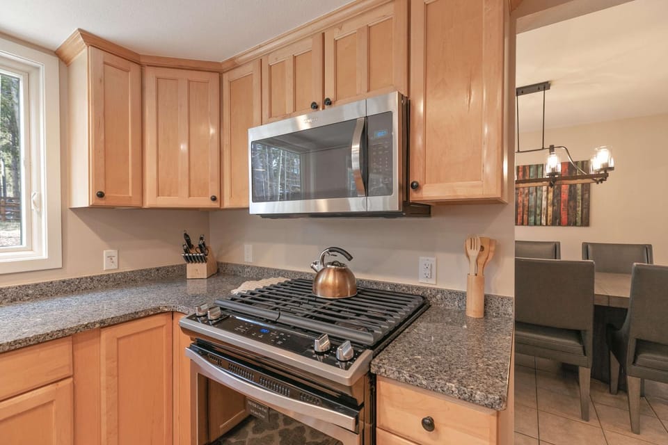 Quicksilver Chalet: Hot Tub, Sleeps 10 House in Breckenridge