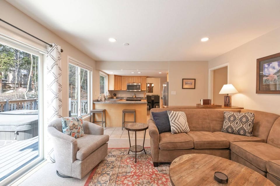 Quicksilver Chalet: Hot Tub, Sleeps 10 House in Breckenridge
