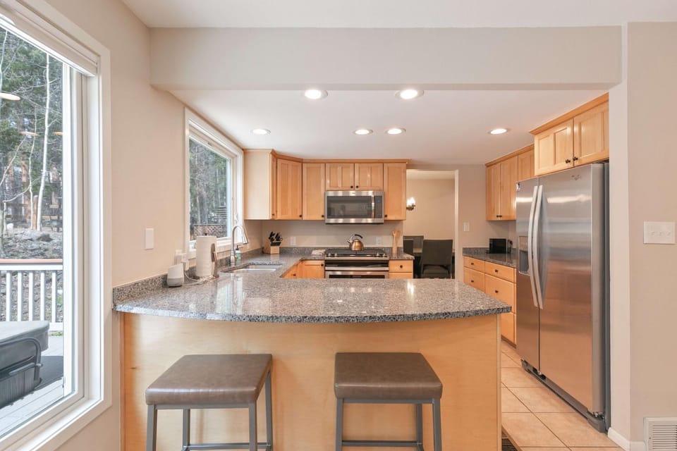 Quicksilver Chalet: Hot Tub, Sleeps 10 House in Breckenridge