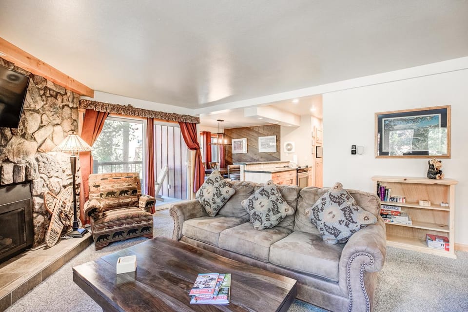 Park Place Deer Camp Condo: Ski-In, Walk To Main St, Lift Apartment in Breckenridge