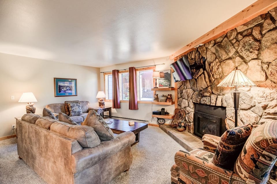 Park Place Deer Camp Condo: Ski-In, Walk To Main St, Lift Apartment in Breckenridge