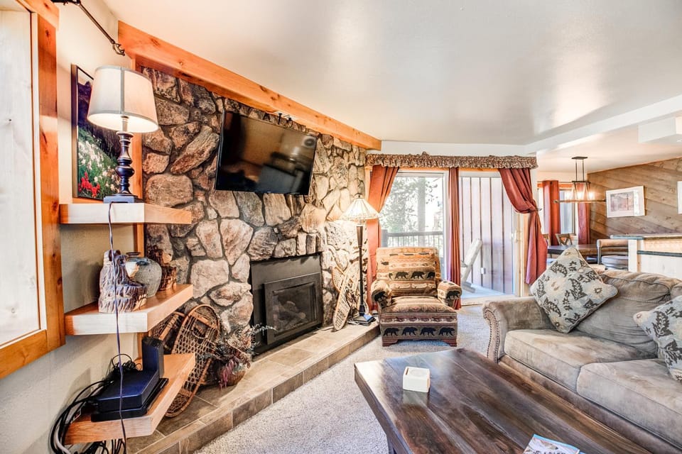 Park Place Deer Camp Condo: Ski-In, Walk To Main St, Lift Apartment in Breckenridge