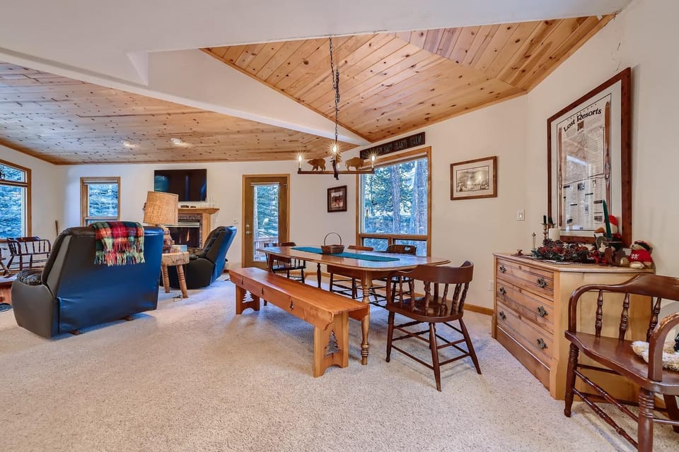 Sunbeam Retreat: Large Mountain Home Near Downtown House in Breckenridge