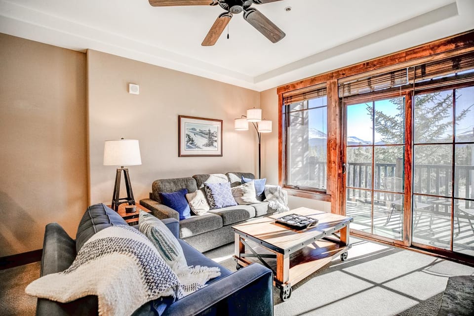 Crystal Peak Mountaineer Condo: Ski-In, Ski-Out Luxury Apartment in Breckenridge
