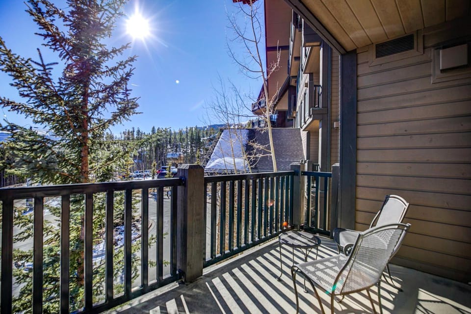 Crystal Peak Mountaineer Condo: Ski-In, Ski-Out Luxury Apartment in Breckenridge