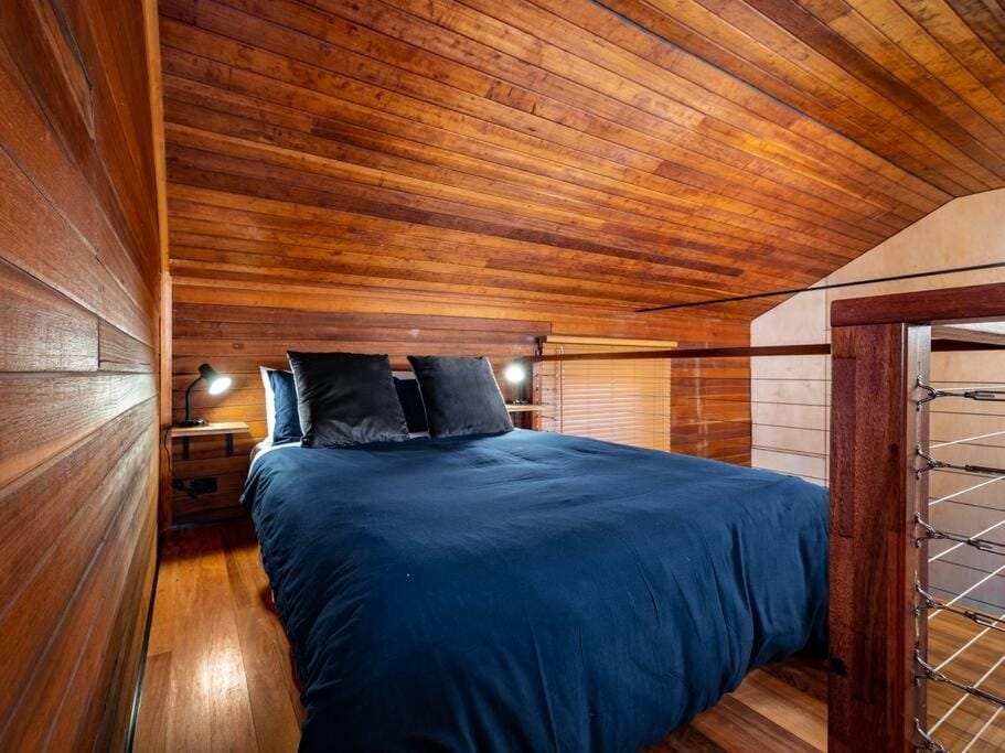 Pilgrim Blue, Derby - Two charming apartments in the heart of Derby Apartment in Branxholm