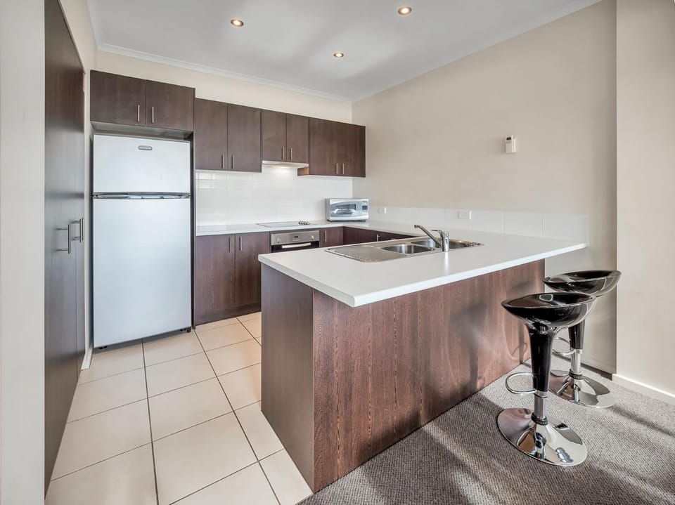 Kitchen or kitchenette, minibar, pet friendly, stove