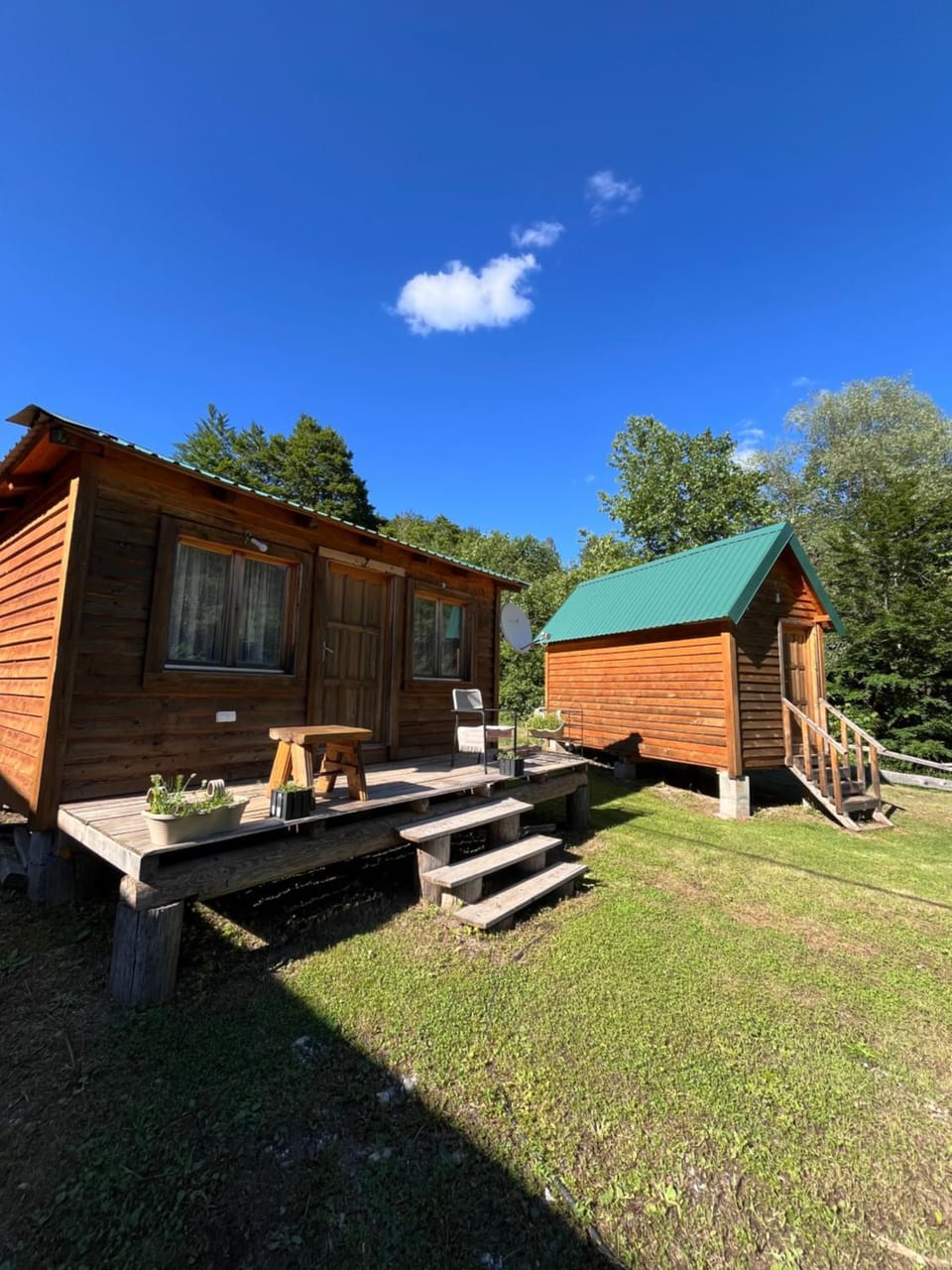 Property building, Spring, Day, Natural landscape, Garden, Garden view