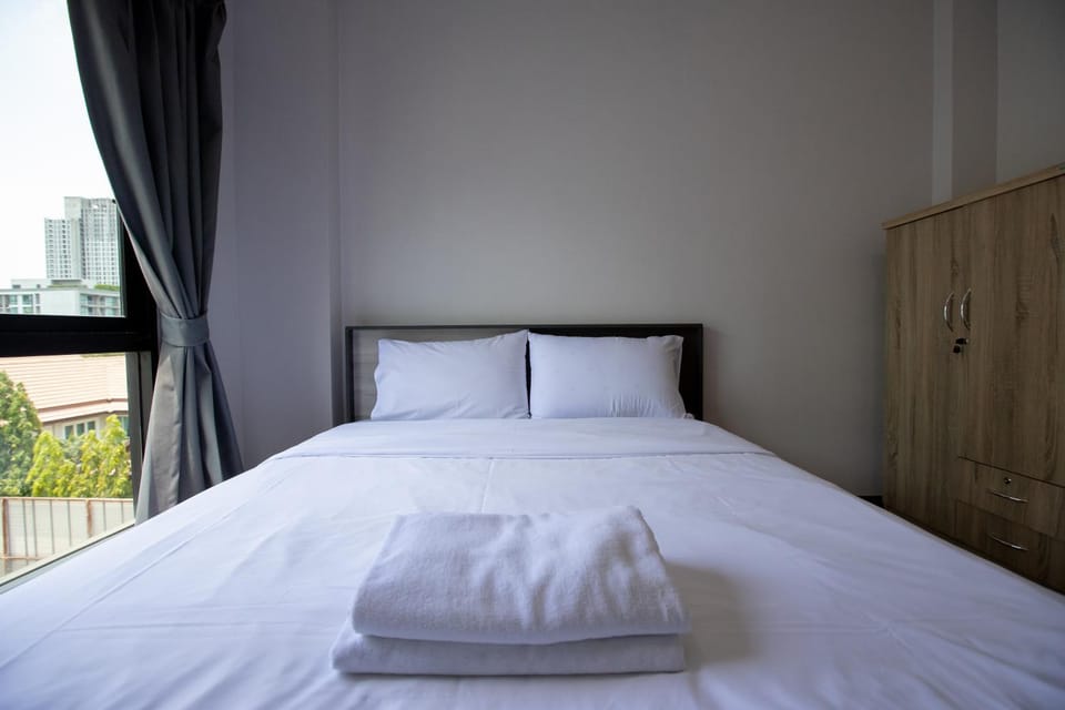 Room 36 service apartment Apartment in Bangkok