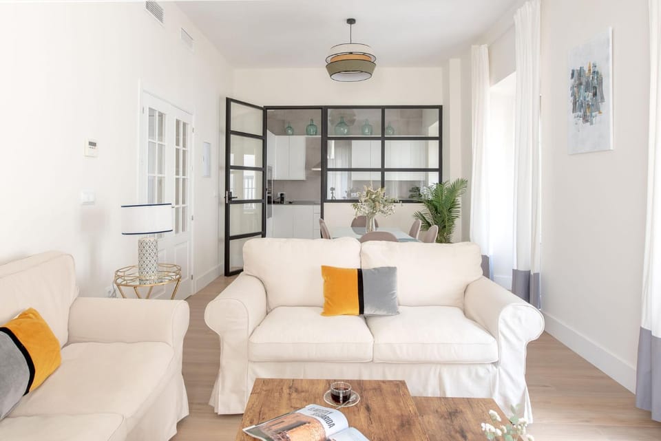 Communal lounge/ TV room, Living room