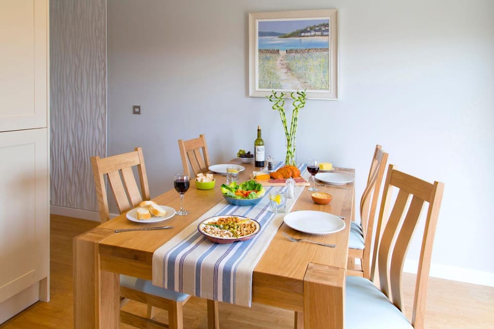 Restaurant/places to eat, Dining area, kitchen