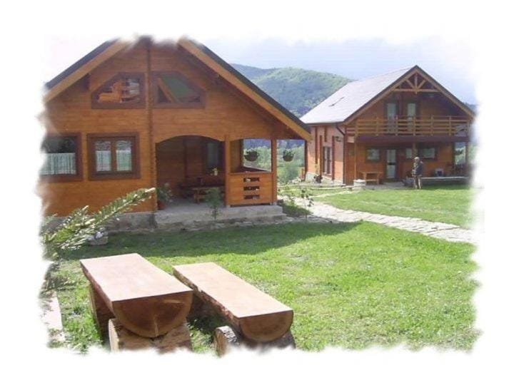 Pensiunea Ecosasu House in Romania