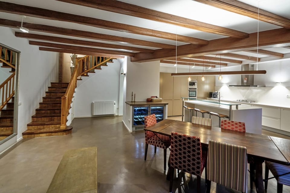 Dining area, kitchen