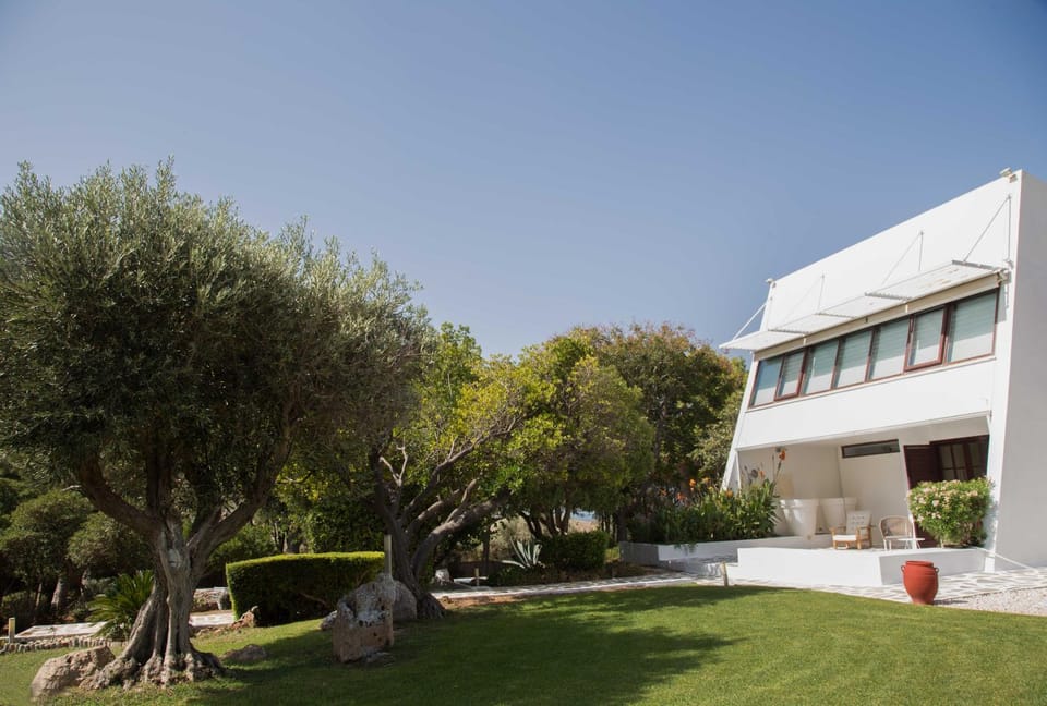 Property building, Facade/entrance, Garden