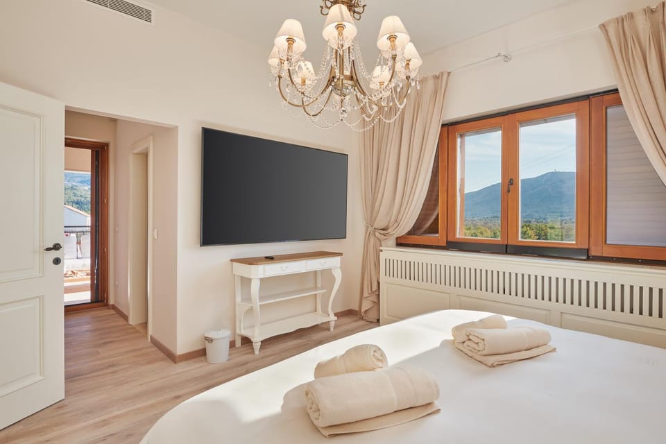 TV and multimedia, Bedroom, Mountain view