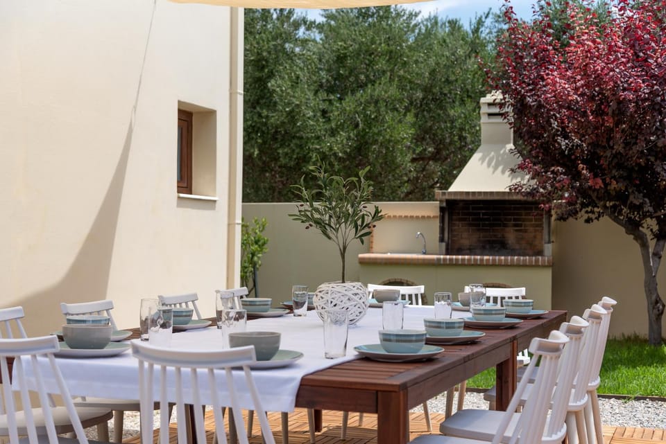 BBQ facilities, Dining area