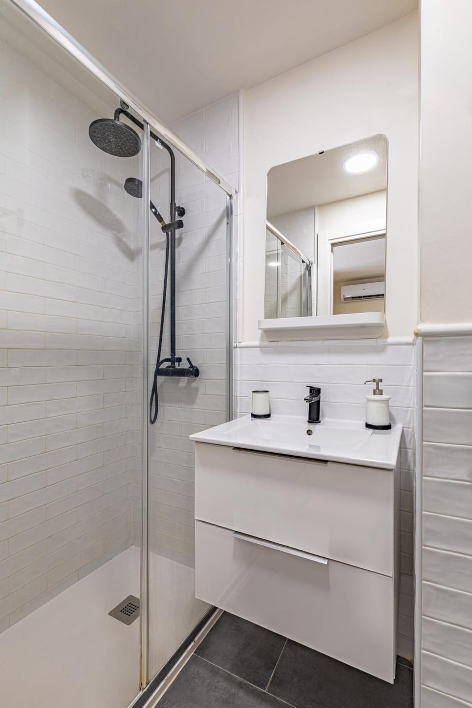 Shower, Bathroom, towels