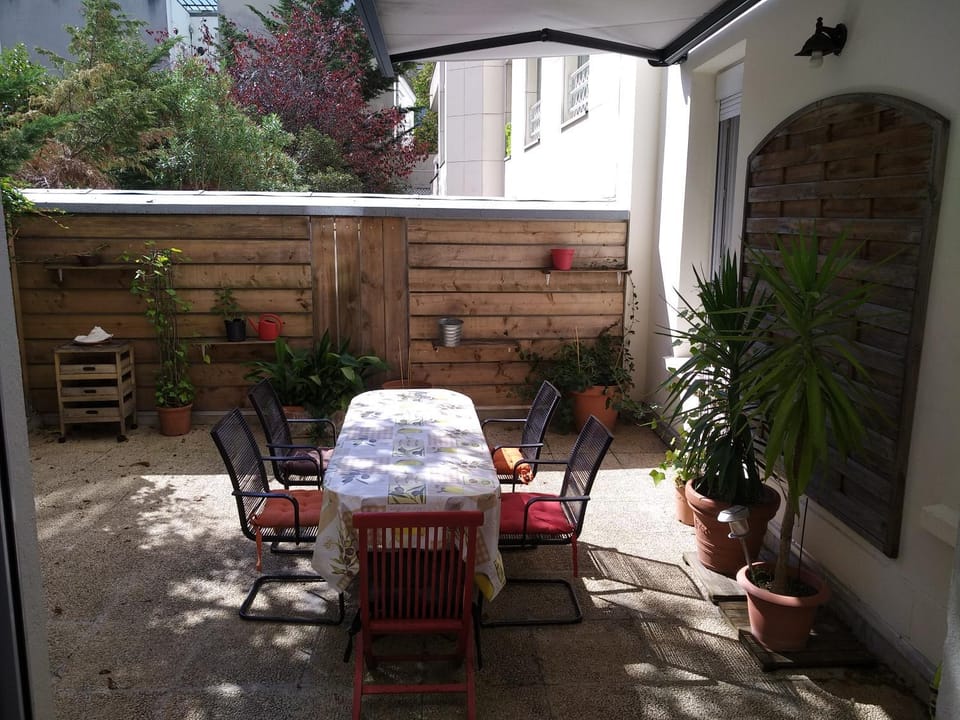 Patio, Dining area