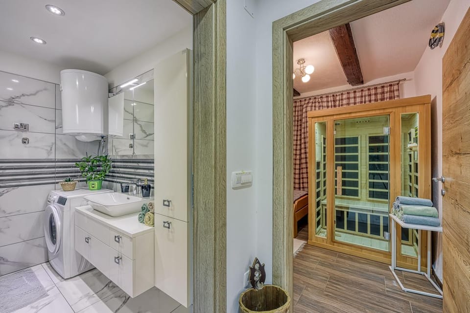 Sauna, Bathroom