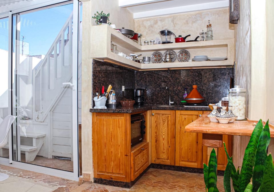 Coffee/tea facilities, Kitchen or kitchenette, oven, pet friendly
