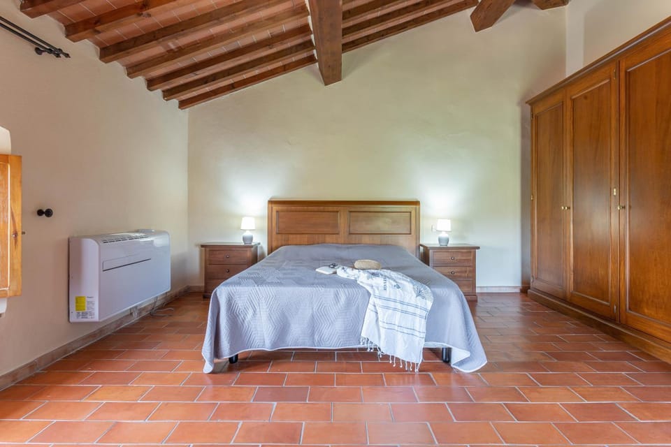Property building, Living room, Bedroom