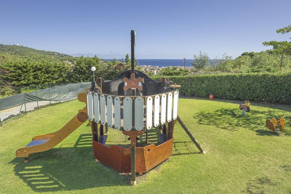 Villaggio Colombo V6 House in Liguria